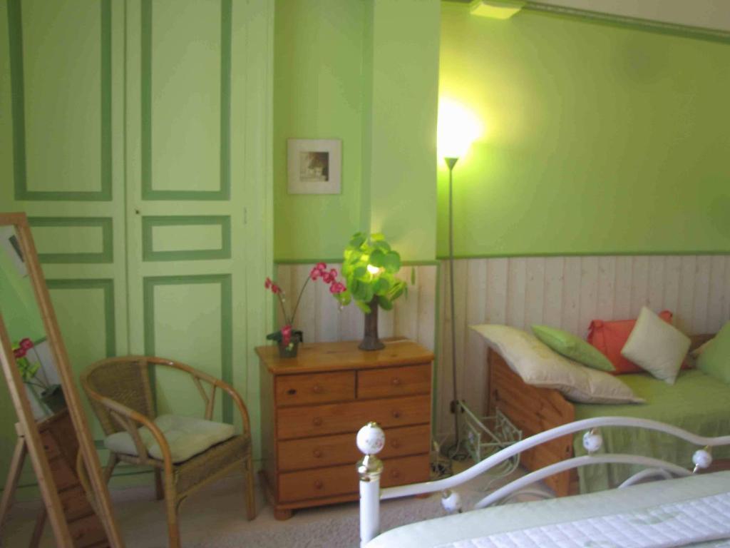 Chambres D'Hotes Les Pensees Douces Осер Номер фото