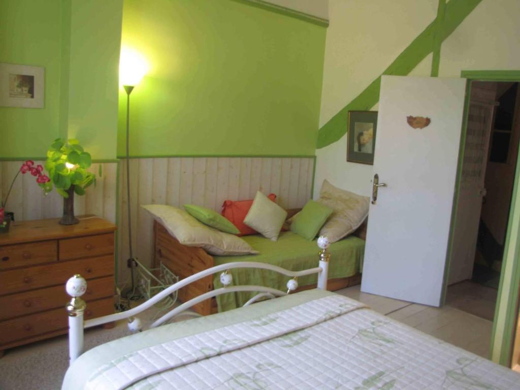 Chambres D'Hotes Les Pensees Douces Осер Номер фото